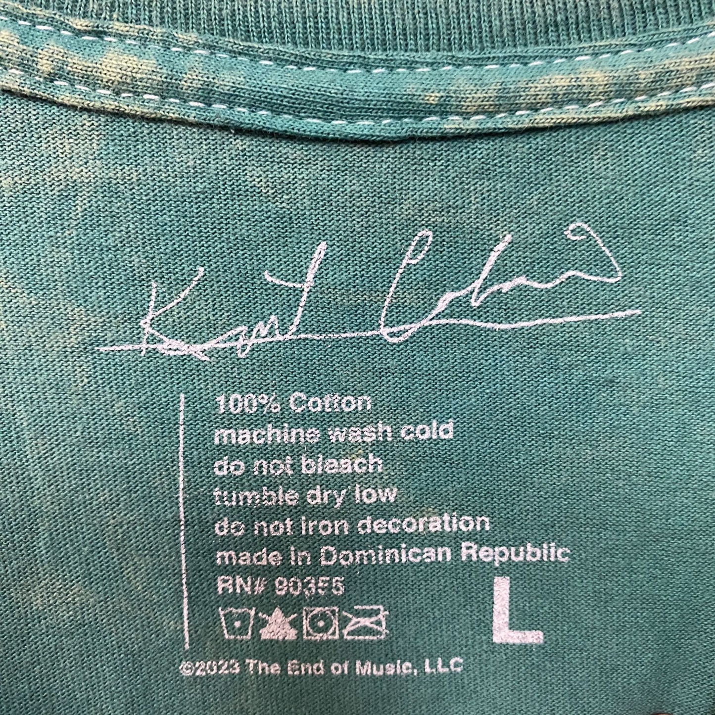 Kurt Cobain Nirvana Converse Chuck Taylors T-Shirt Large