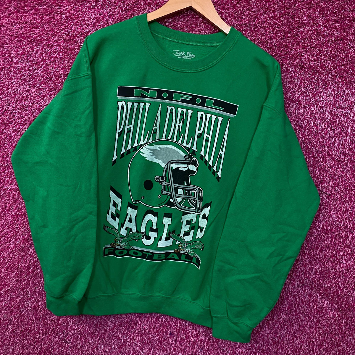 Junk Food Clothing Philadelphia Eagles Helmet Logo Flea Market Crew Fleece Medium