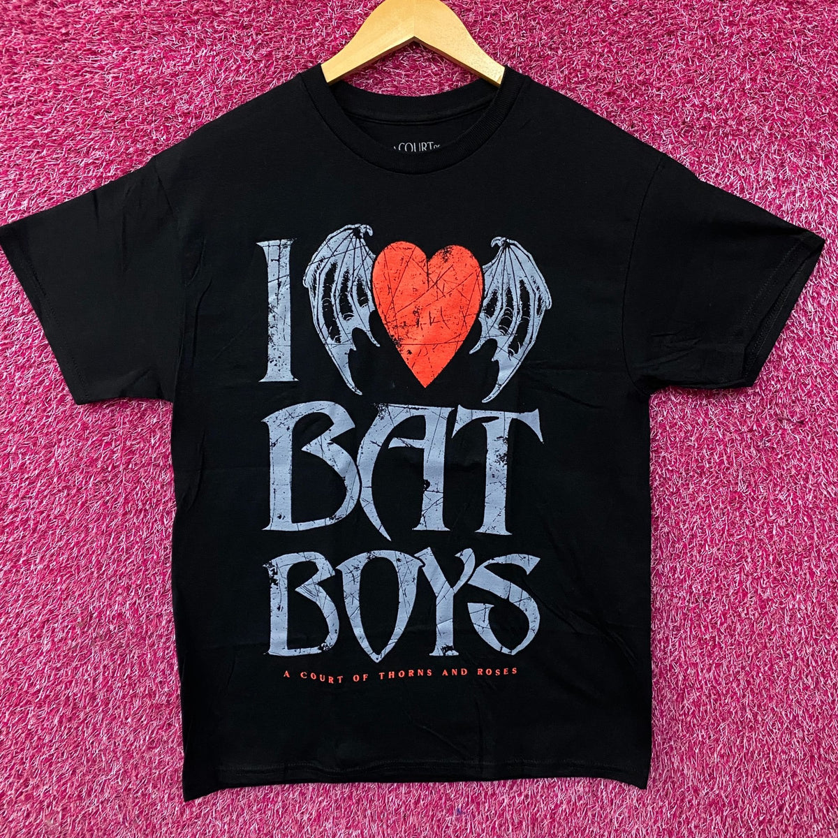 A Court of Thorns and Roses "I Love Bat Boys" T-Shirt Medium
