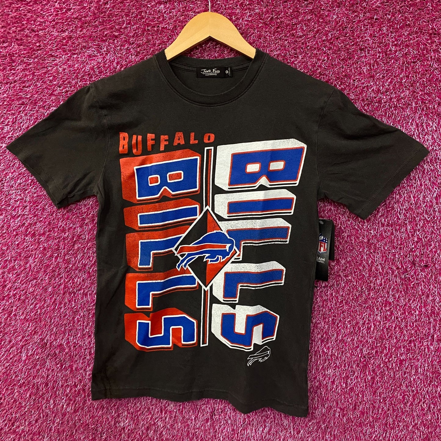 Junk Food Clothing Buffalo Bills Split Retro Style Women's T-Shirt XS
