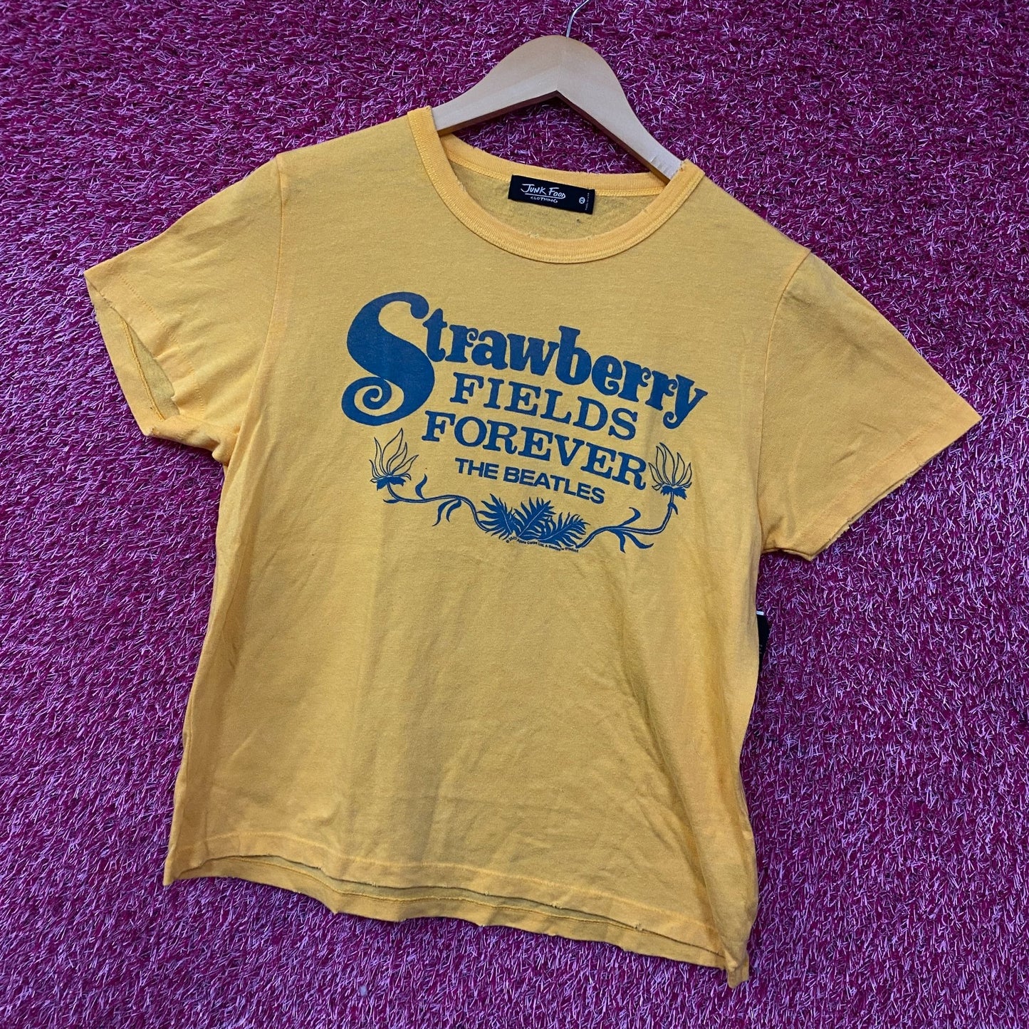Junk Food The Beatles Strawberry Fields Forever Women's Graphic Tee XL