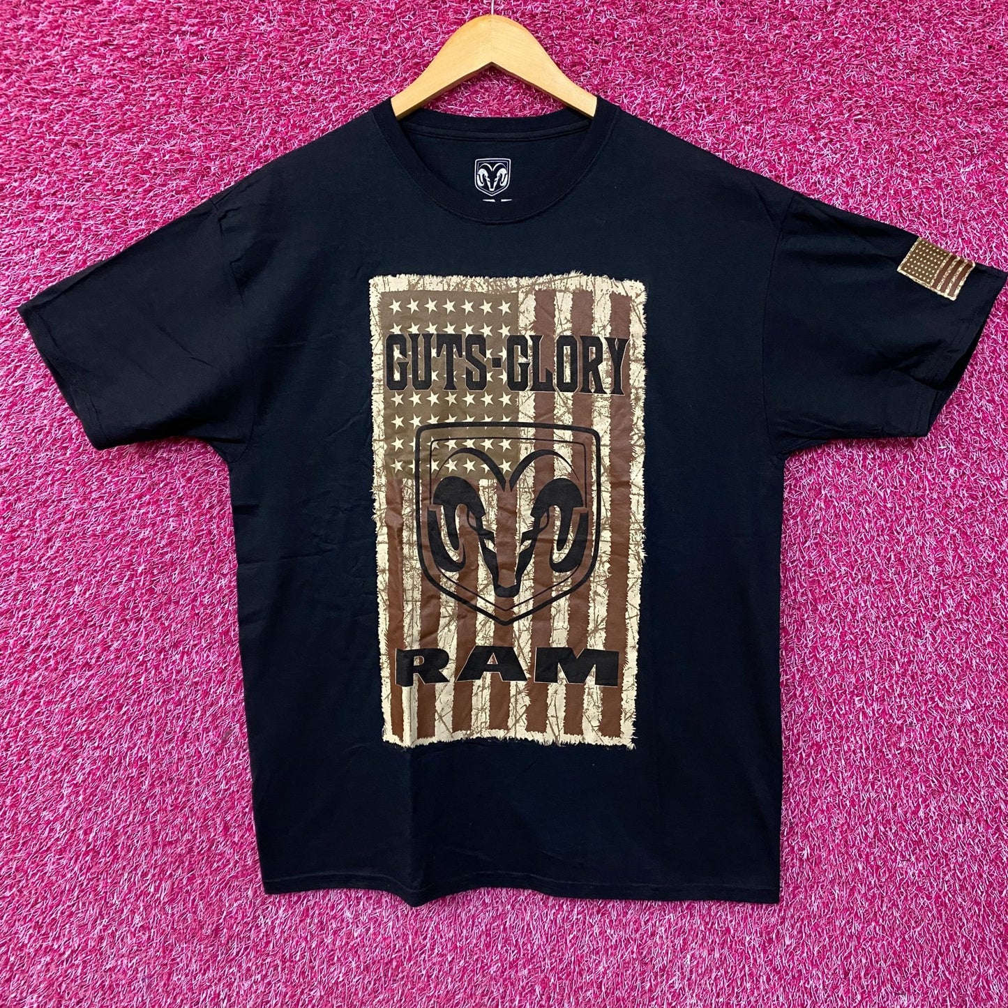 Dodge Rams Guts n Glory Classic Car Tshirt Size Large