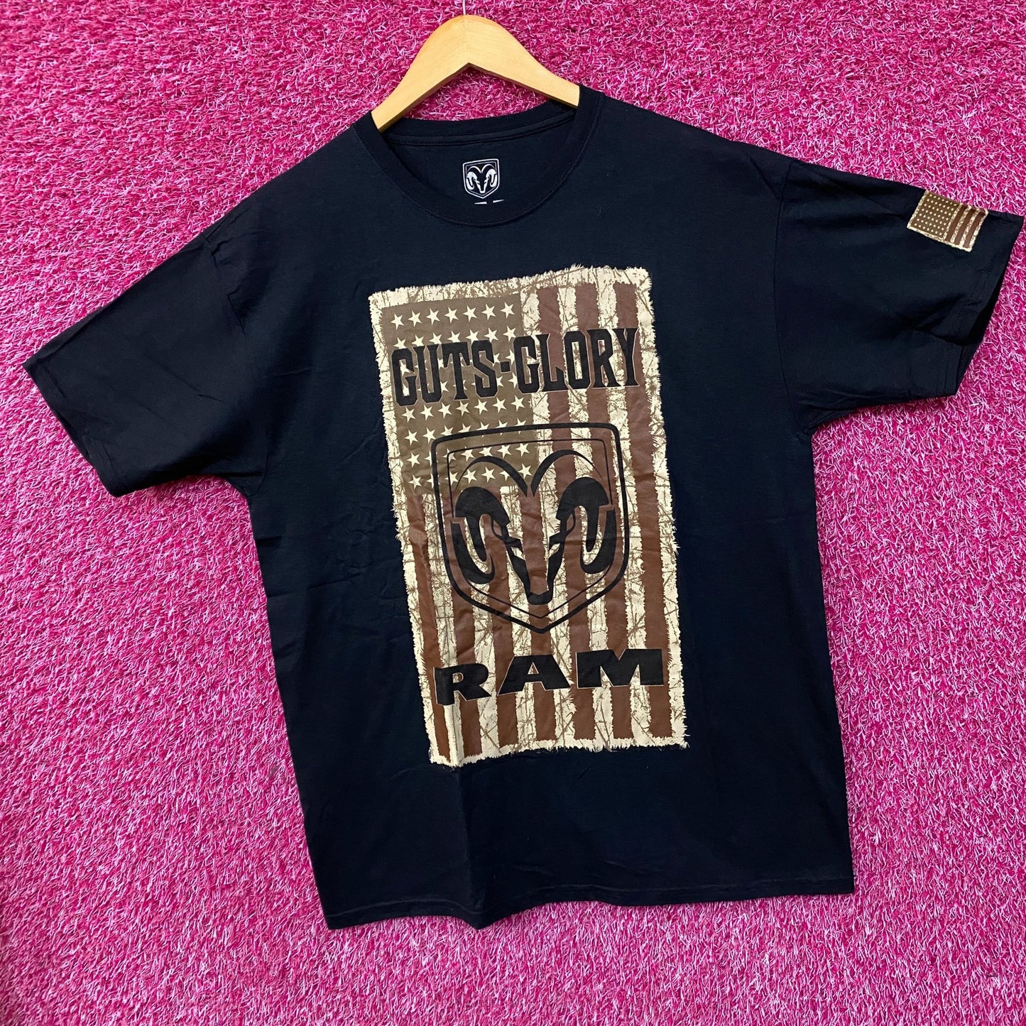 Dodge Rams Guts n Glory Classic Car Tshirt Size Large