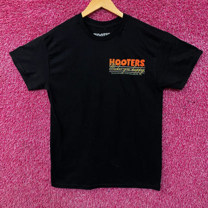 Hooters "Makes You Happy" Clearwater Beach Graphic T-shirt Medium