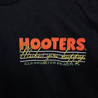 Hooters "Makes You Happy" Clearwater Beach Graphic T-shirt Medium