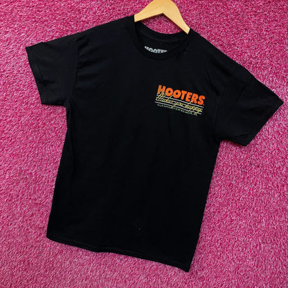Hooters "Makes You Happy" Clearwater Beach Graphic T-shirt Medium