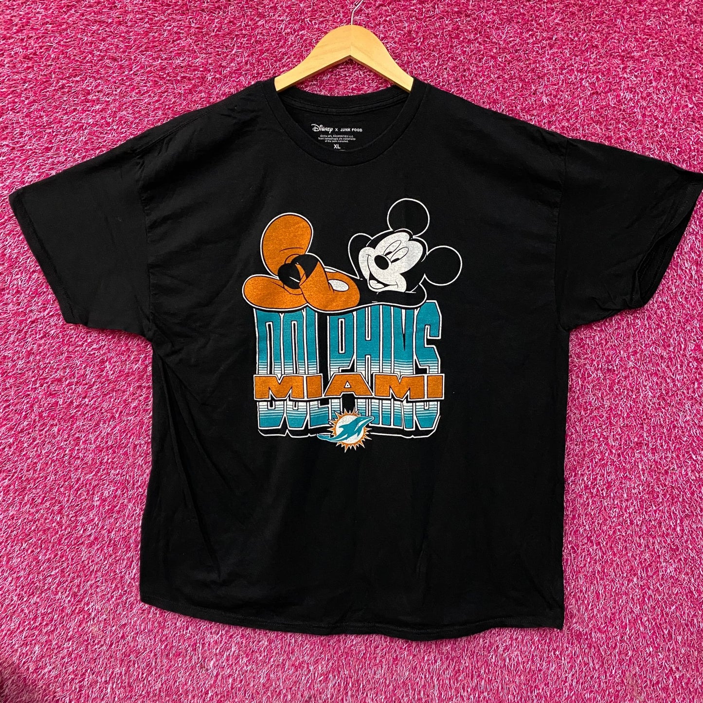 Disney x Junk Food NFL Miami Dolphins Mickey Mouse Kick Back T-Shirt XL