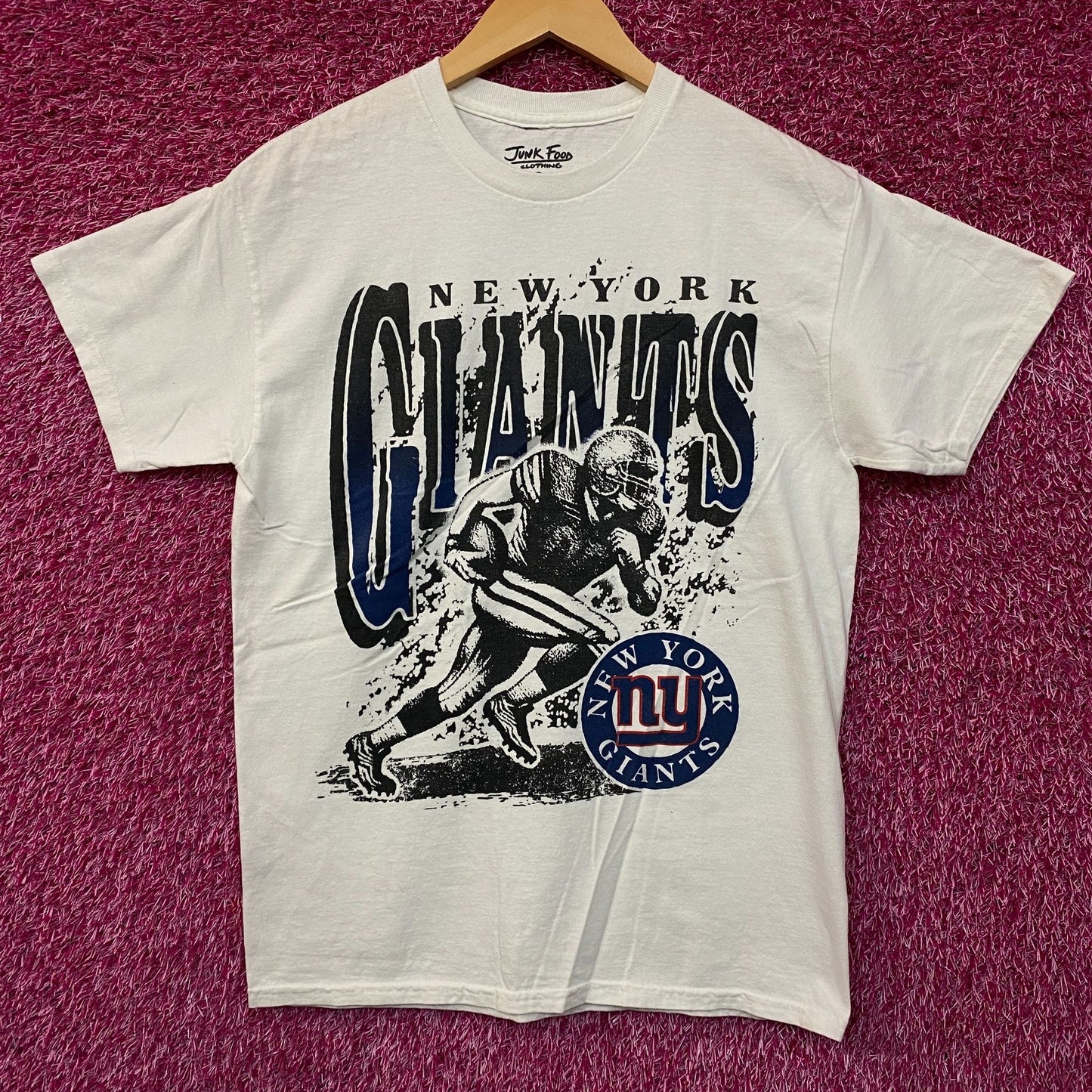 Junk Food Clothing NFL New York Giants Rushing Flea Market T-Shirt Small