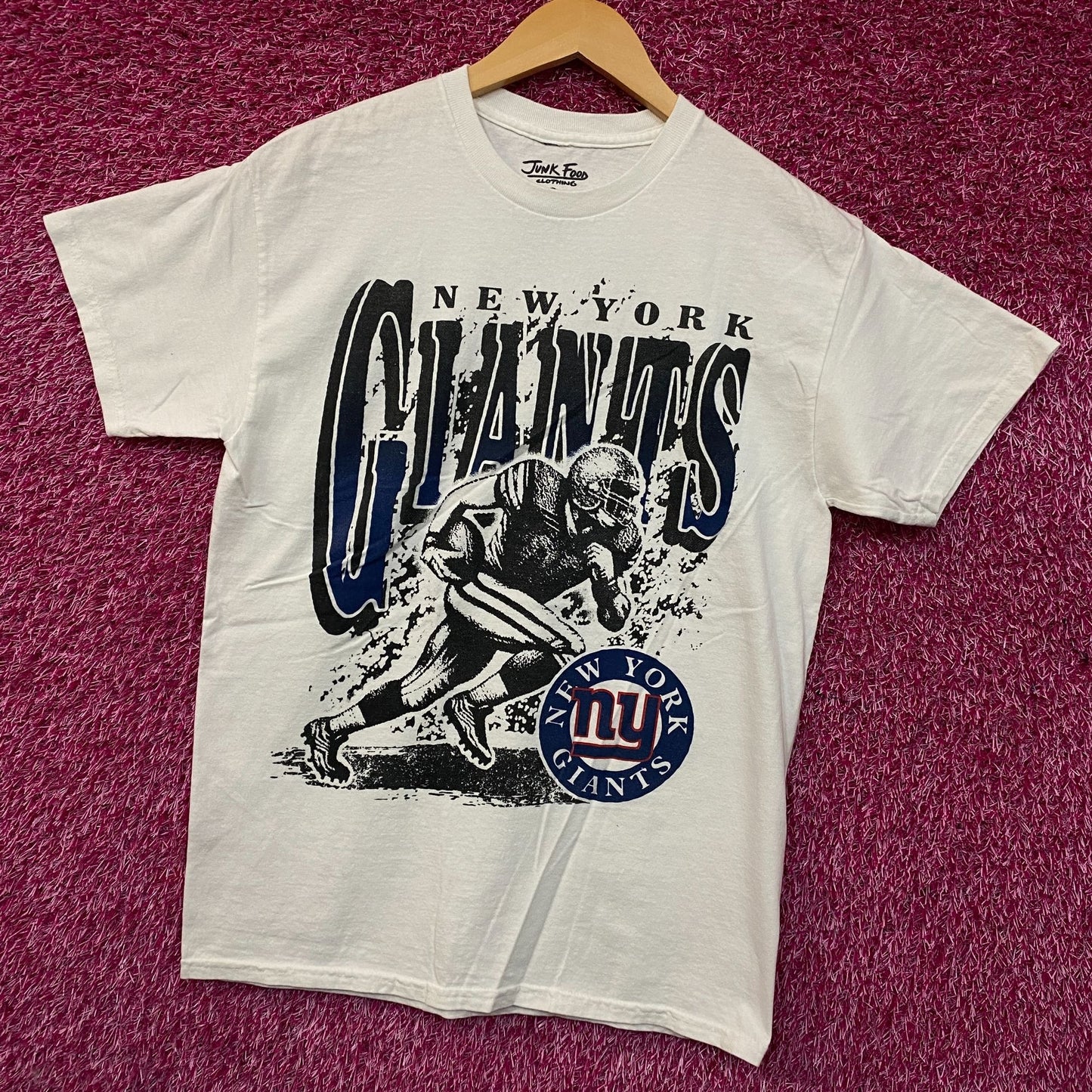 Junk Food Clothing NFL New York Giants Rushing Flea Market T-Shirt Small