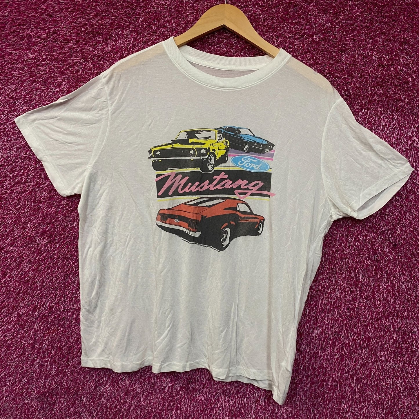 Ford Mustangs Short Sleeve Graphic Women's Tissue T-Shirt Large