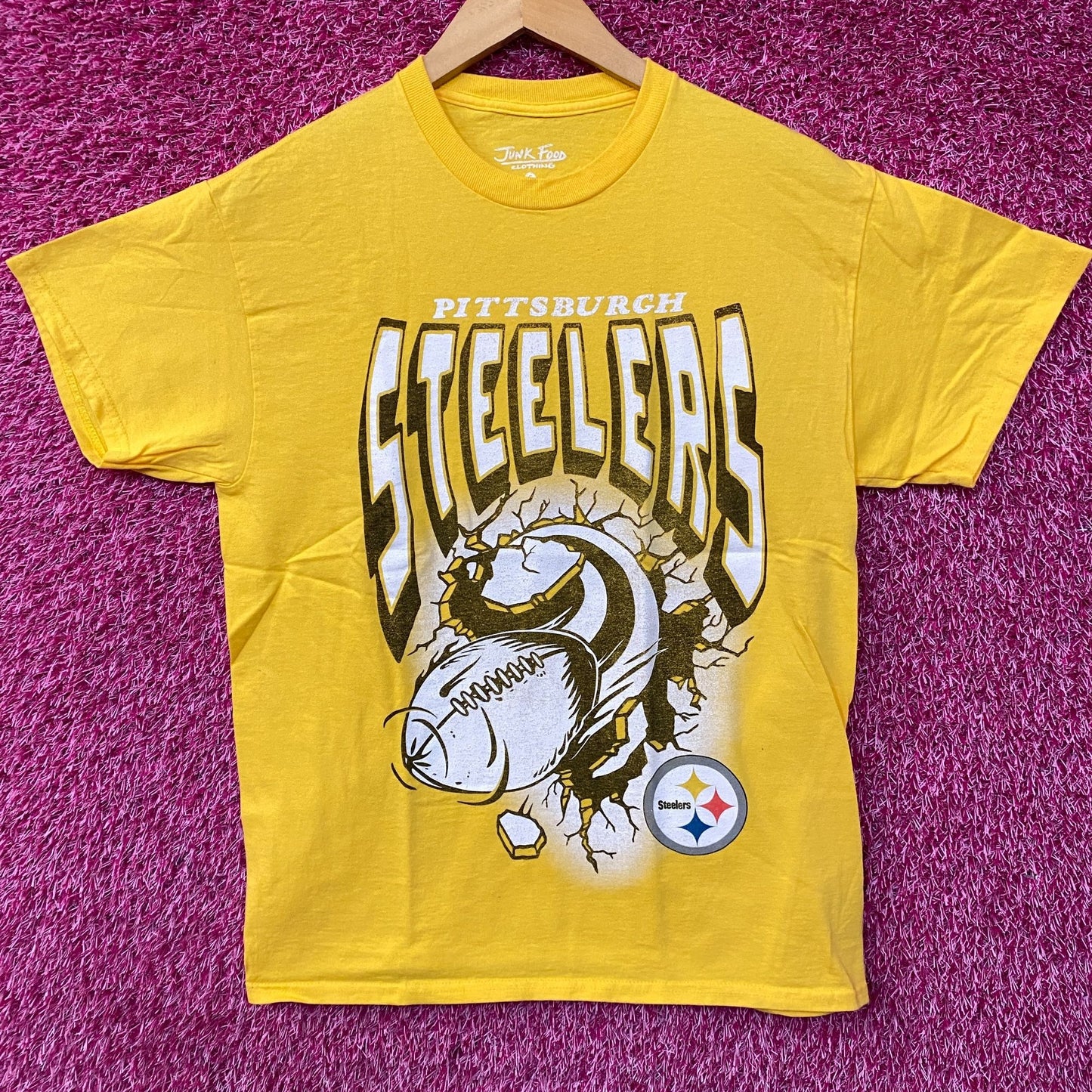 Junk Food Clothing Pittsburgh Steelers Breakthrough T-Shirt Small