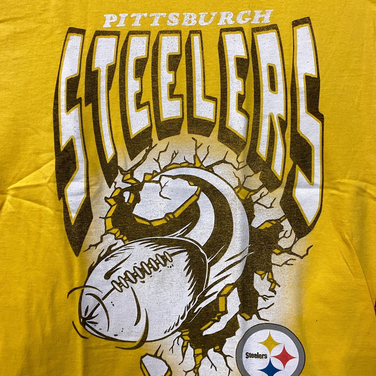 Junk Food Clothing Pittsburgh Steelers Breakthrough T-Shirt Small