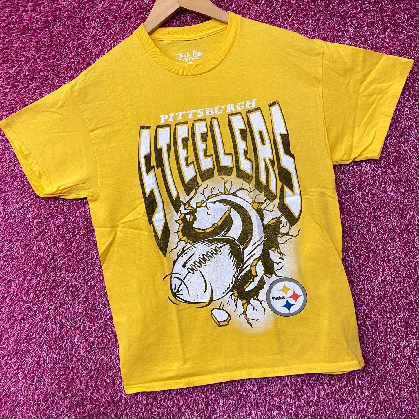 Junk Food Clothing Pittsburgh Steelers Breakthrough T-Shirt Small