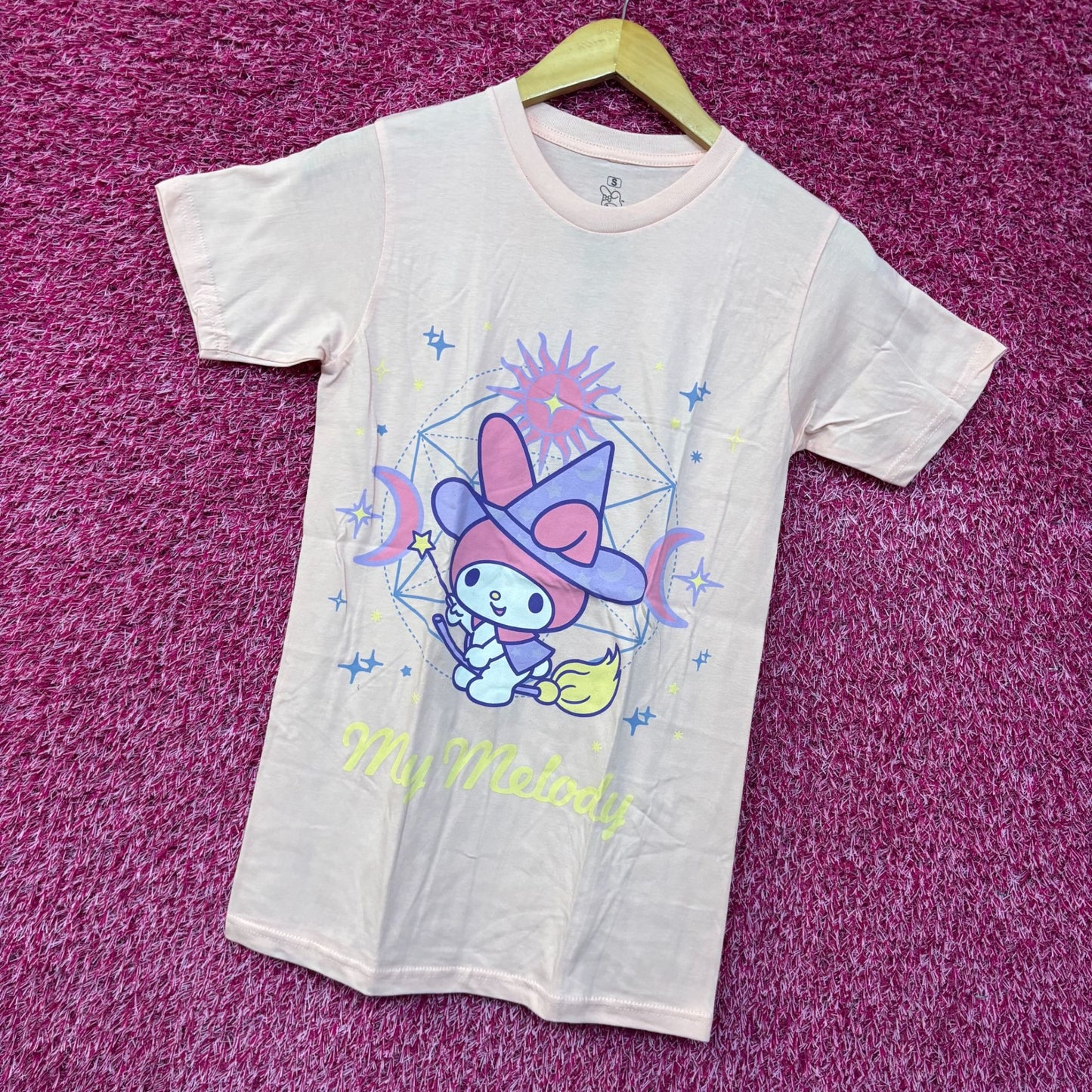 Sanrio My melody Kawaii Witch Graphic Design T-Shirt Small