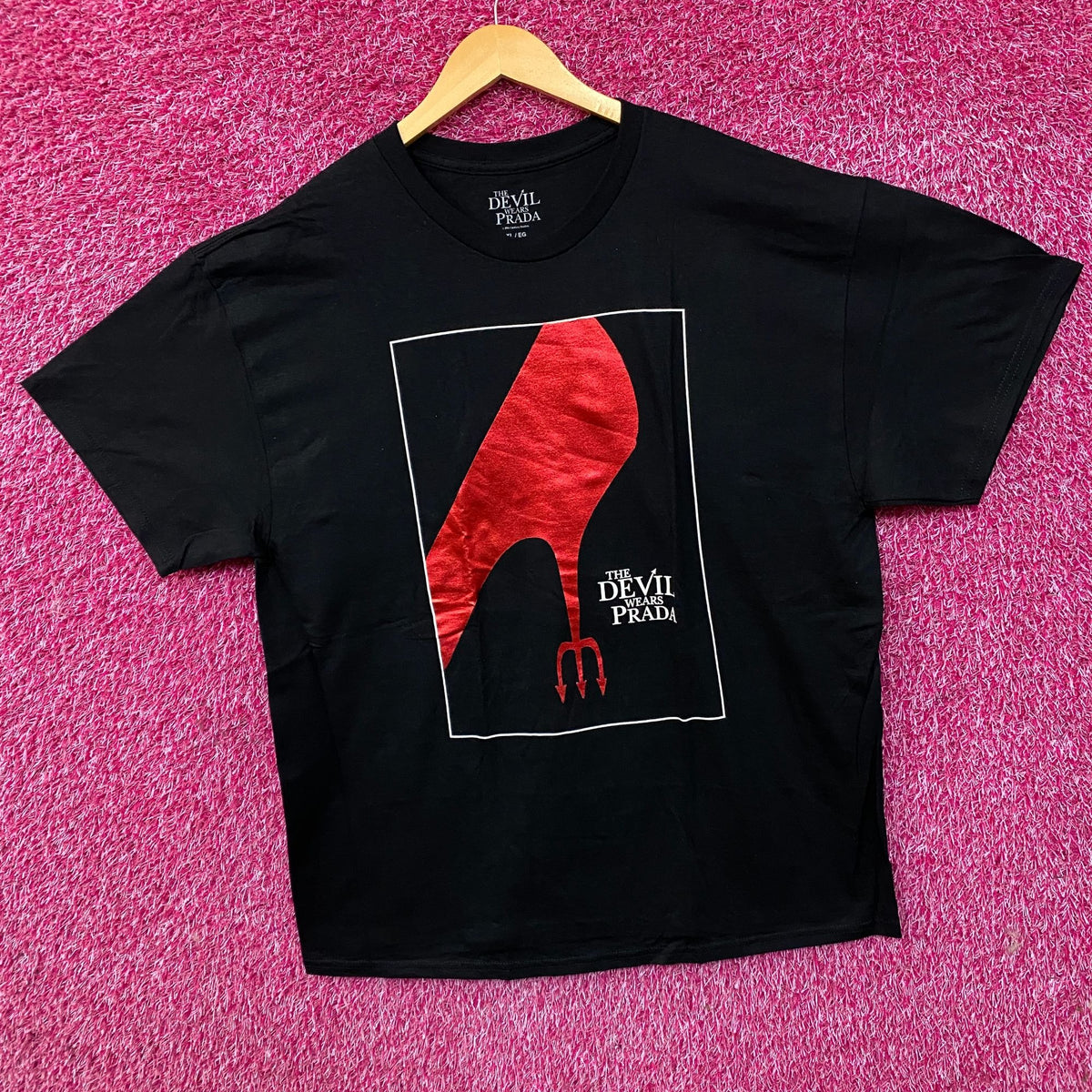 The Devil Wears Prada Red Foil Fashion Theater Poster Tee XL