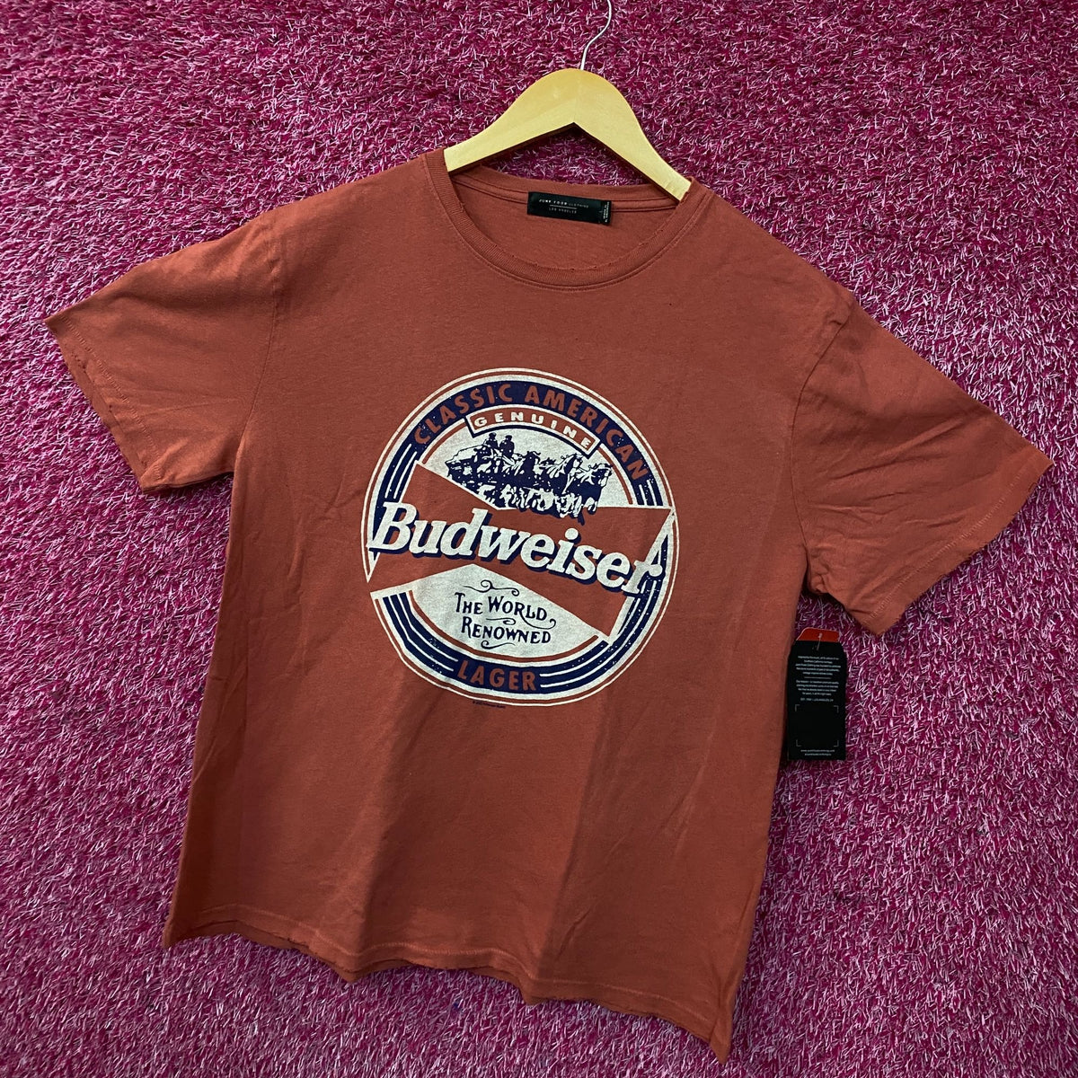 Budweiser World Renowned Classic American Lager Women's T-shirt Large