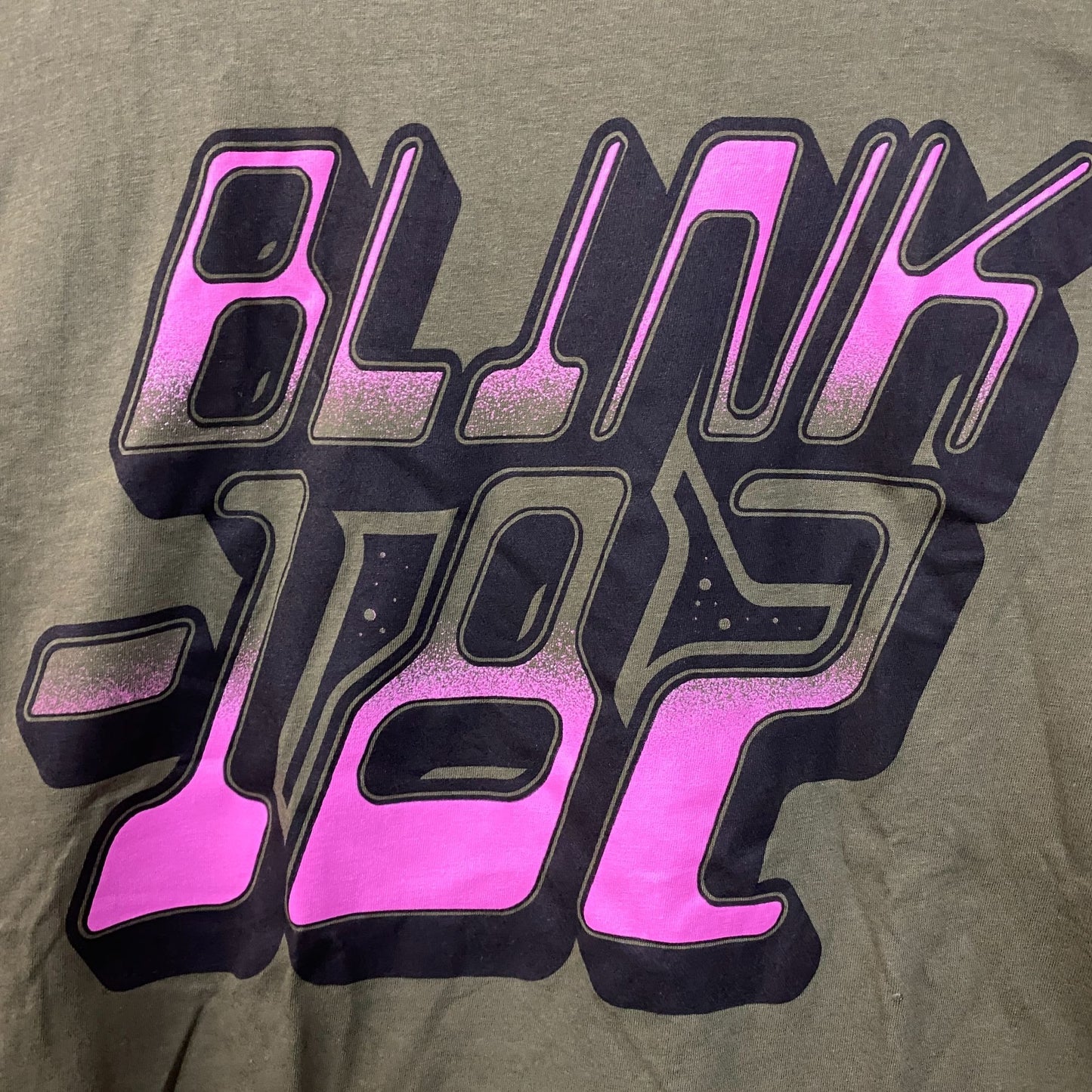 Blink-182 Pink Gradient Logo T-Shirt Medium