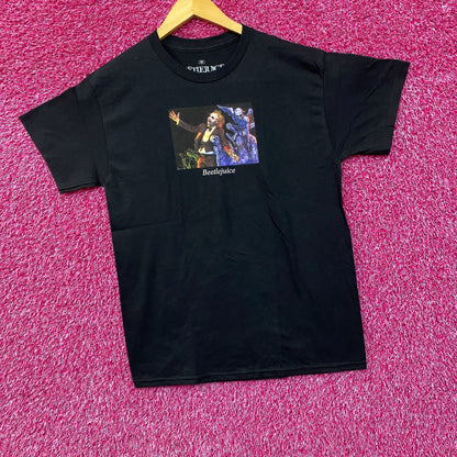 Beetlejuice Tombstone Scene Classic Movie T-Shirt Medium