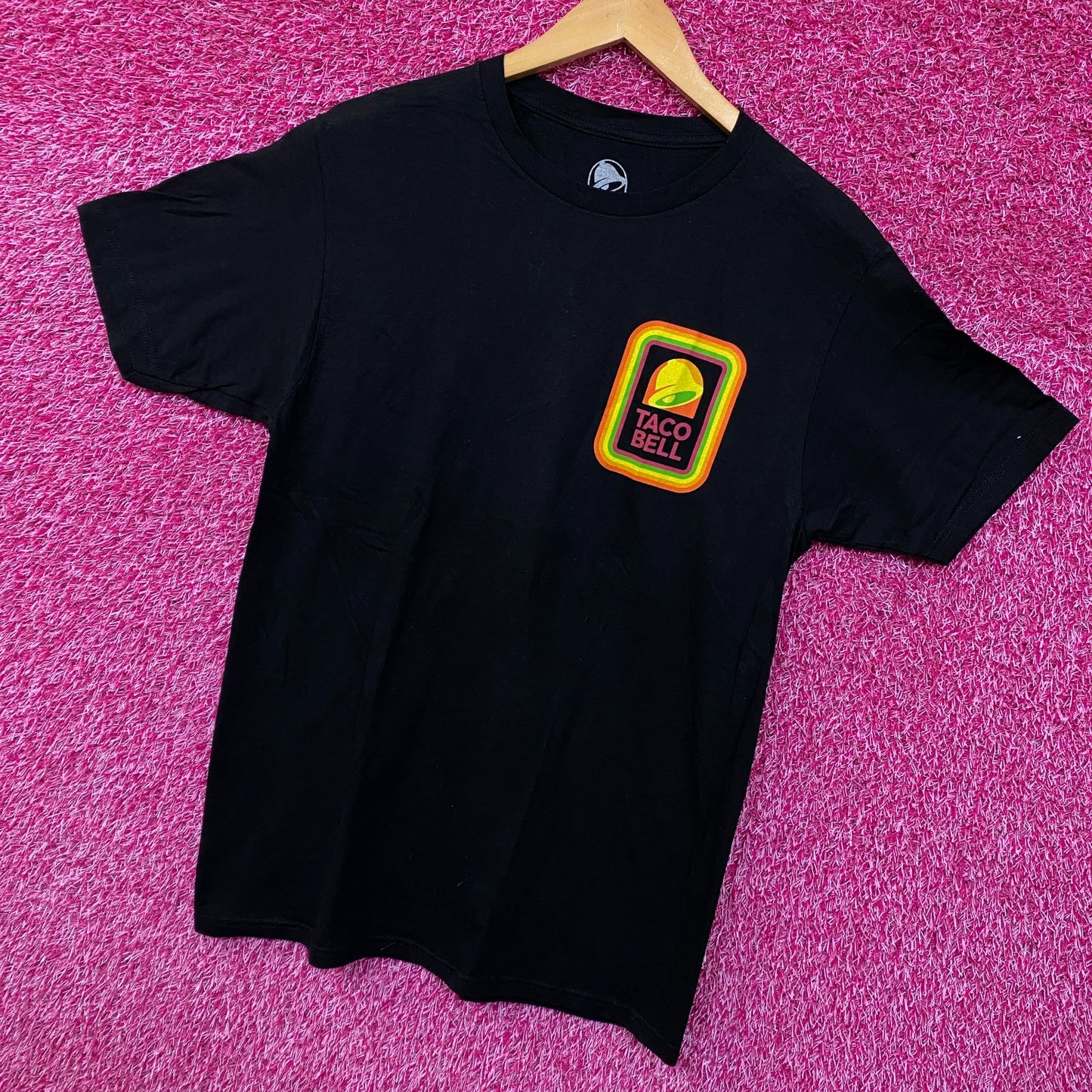 Taco Bell Logo Tshirt size medium
