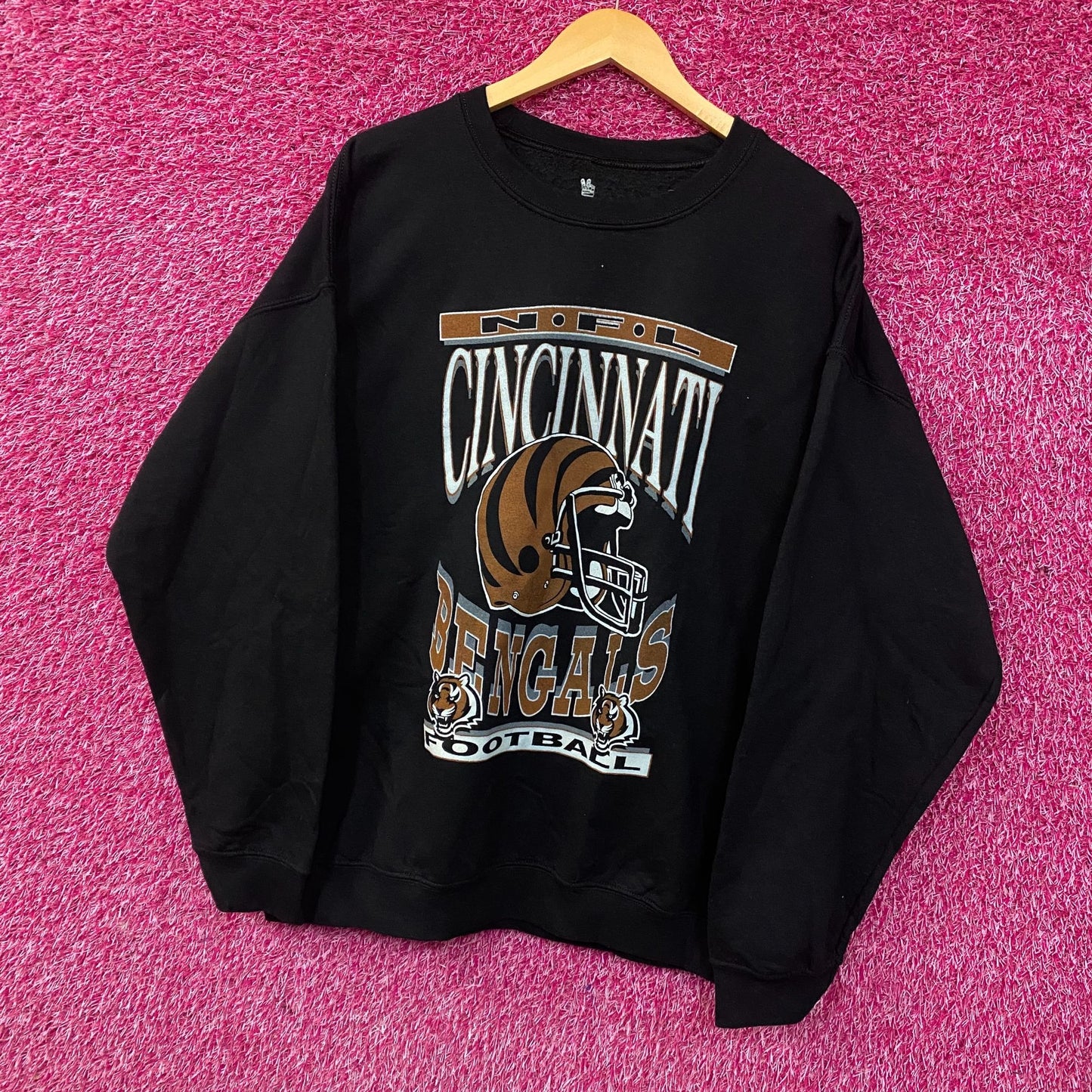 Cincinnati Bengals NFL Helmet Logo Crewneck Sweatshirt Large