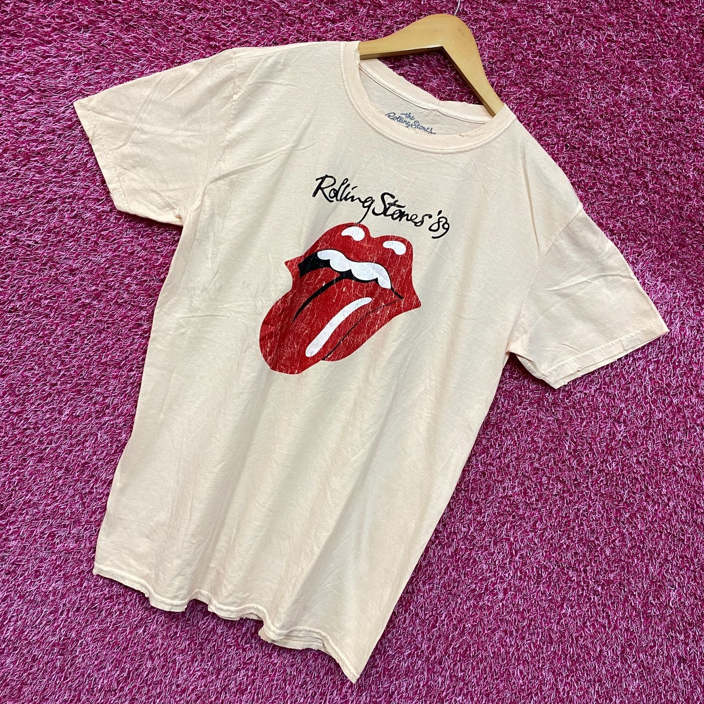 The Rolling Stones Hot Lips Cream Tshirt size Large