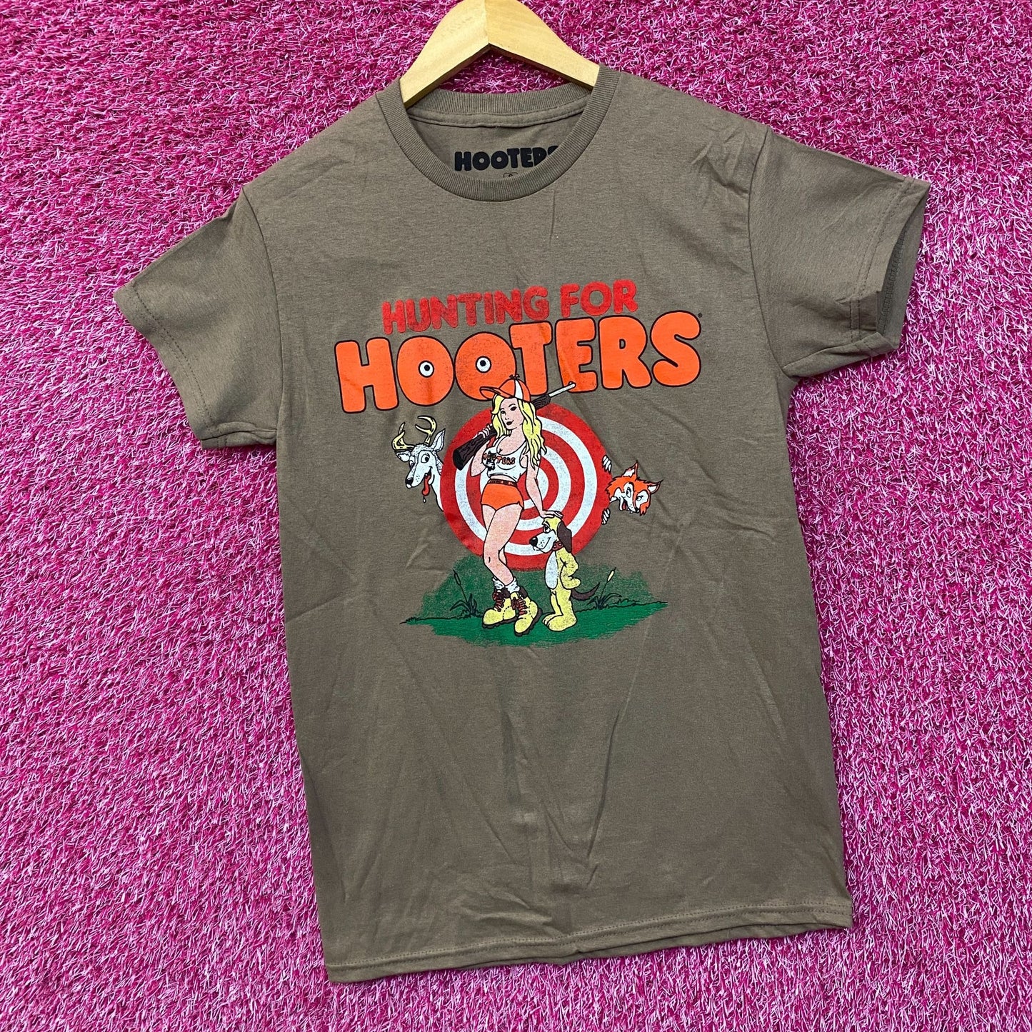 Hooters Hunting for Hooters Vintage Style T-shirt Small