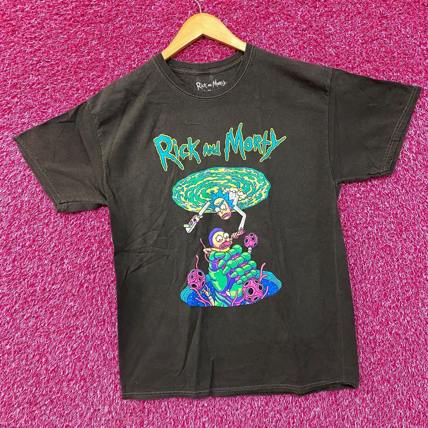 Adult Swim Rick & Morty Portal Pitfall Graphic Design T-Shirt Medium