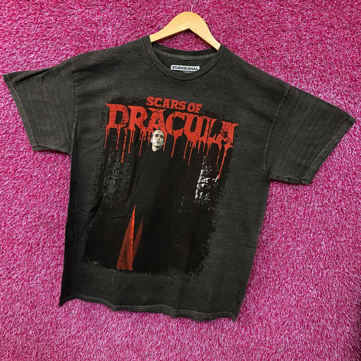 Scars of Dracula Classic 1970 Horror Film Graphic T-Shirt Large