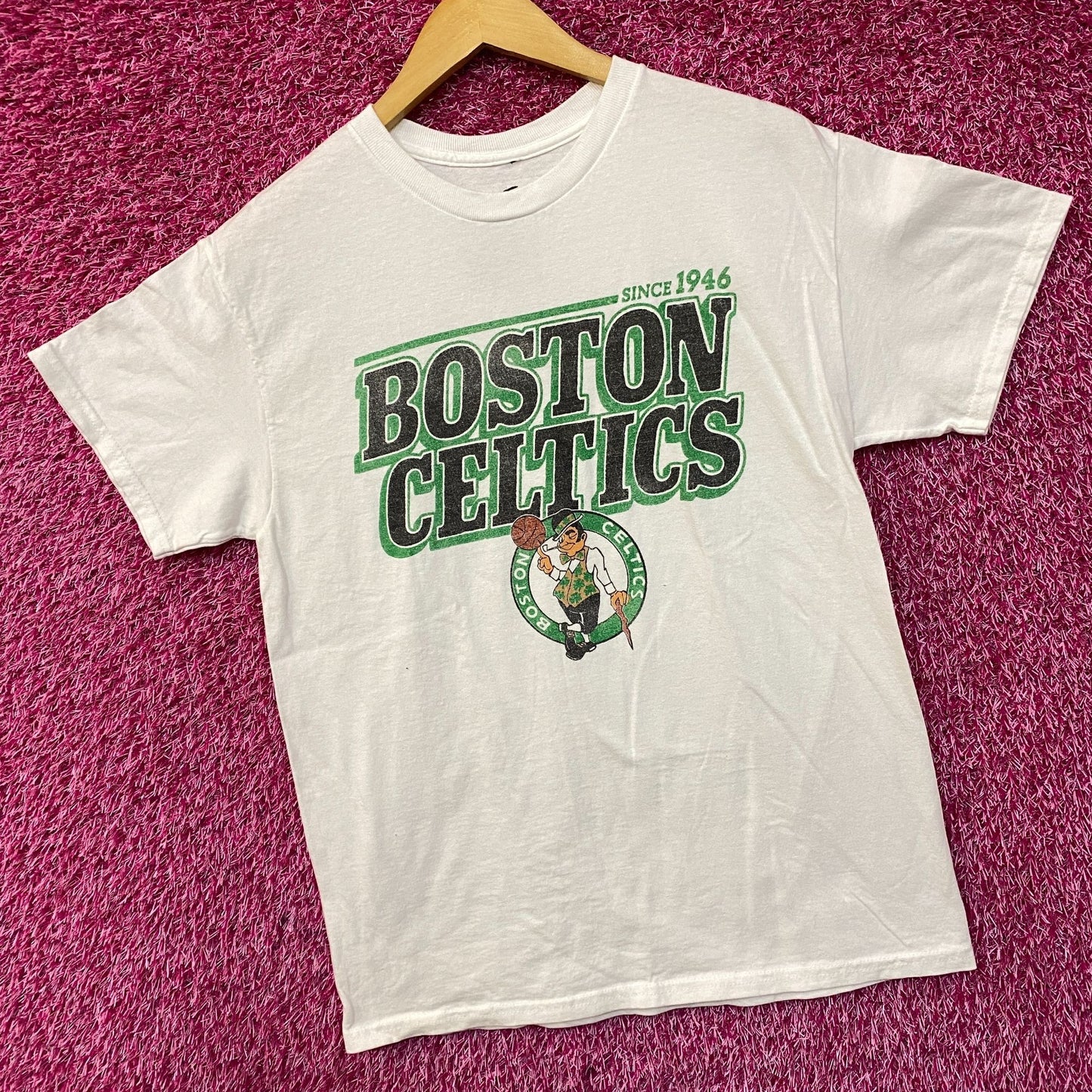 Junk Food Clothing Boston Celtic Lucky The Leprechaun T-Shirt Small