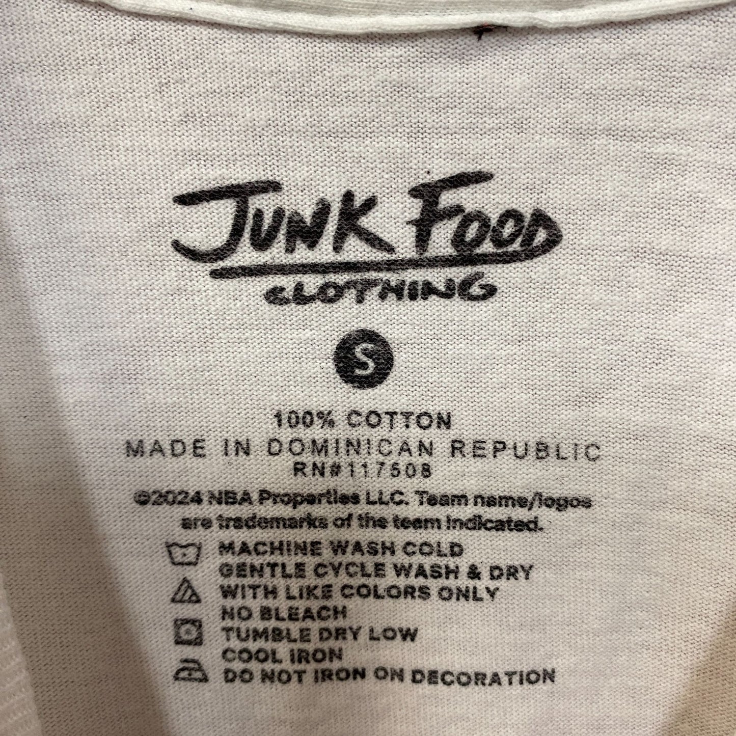Junk Food Clothing Boston Celtic Lucky The Leprechaun T-Shirt Small
