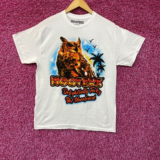 Hooters Delightfully Tacky Yet Unrefined T-Shirt Medium