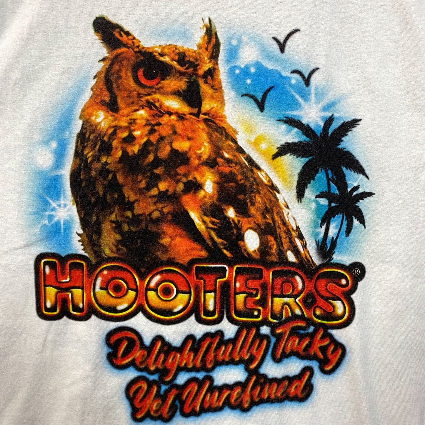 Hooters Delightfully Tacky Yet Unrefined T-Shirt Medium