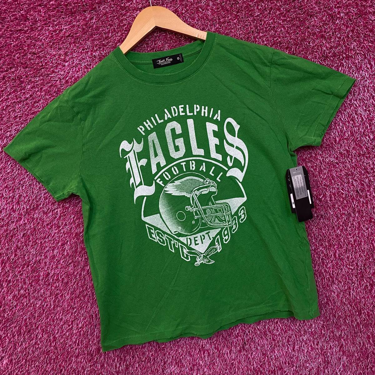 Junk Food Clothing Philadelphia Eagles Football Helmet Womens Green Tee Medium