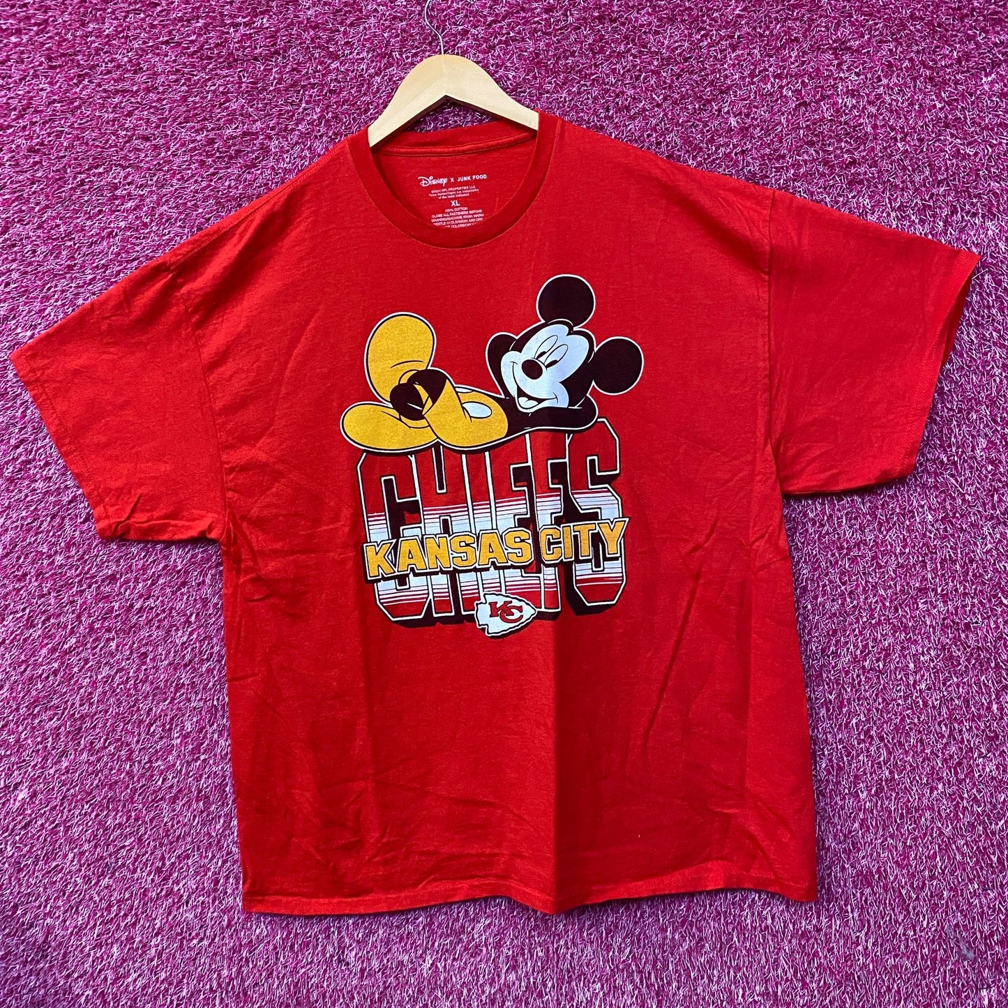 Junk Food x NFL Disney Mickey Mouse Kick Back Kansas City Chiefs Shirt XL