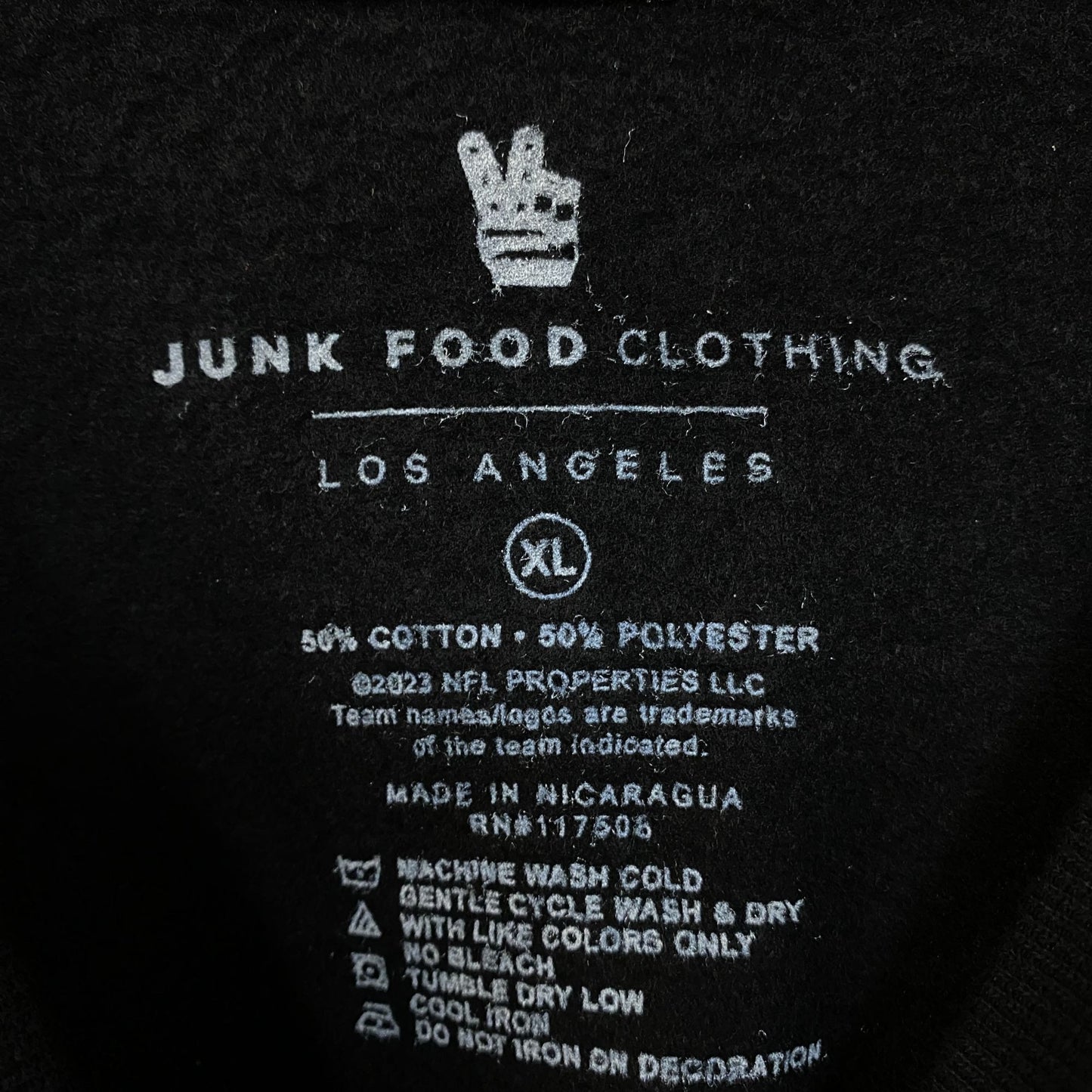 Junk Food Clothing NFL Chicago Bears Helmet Flea Market Crew sweatshirt XL