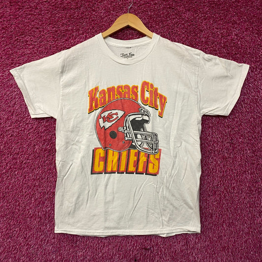 NFL Kansas City Chief Vintage Style Helmet Logo Football T-Shirt Medium