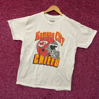NFL Kansas City Chief Vintage Style Helmet Logo Football T-Shirt Medium