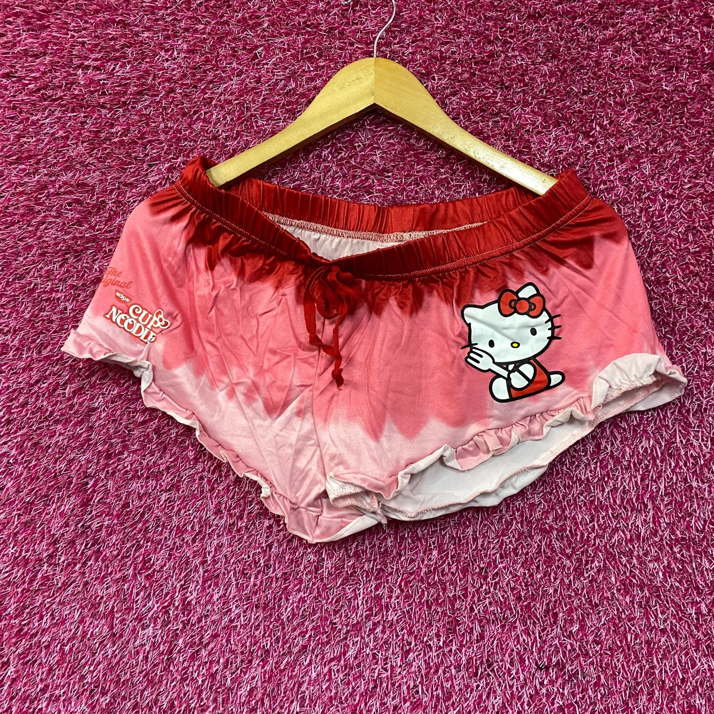 Hello Kitty X Nissin Cup Noodles Cute Set Pajamas Large