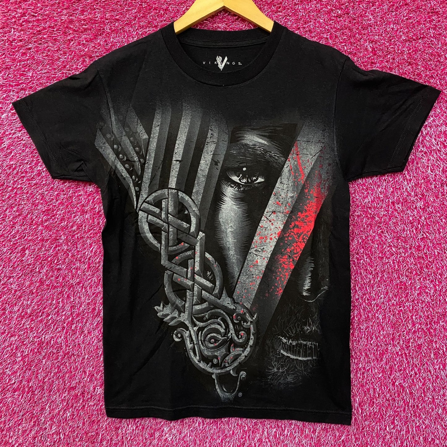 Vikings TV Show Leader with Symbol Black T-Shirt Small