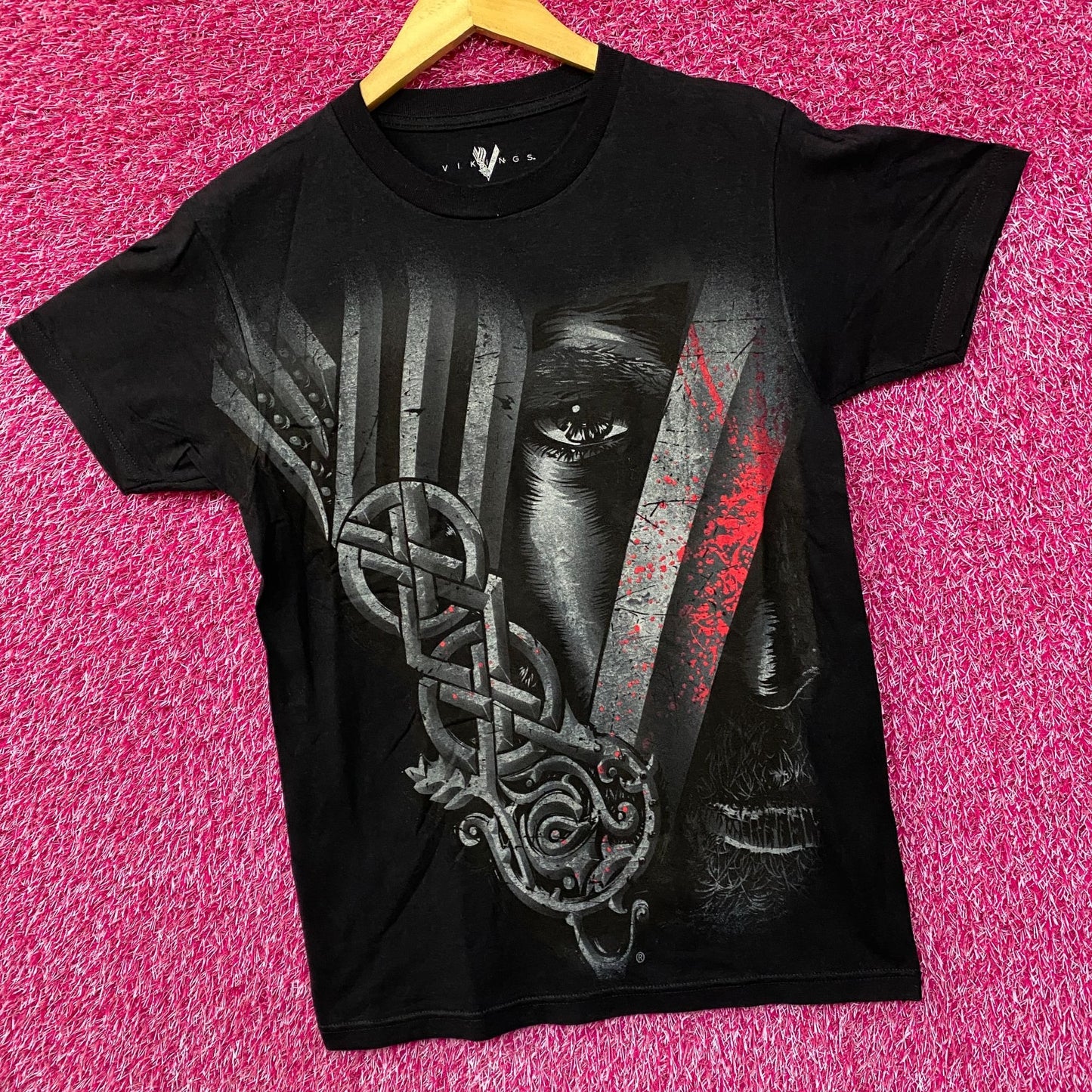 Vikings TV Show Leader with Symbol Black T-Shirt Small