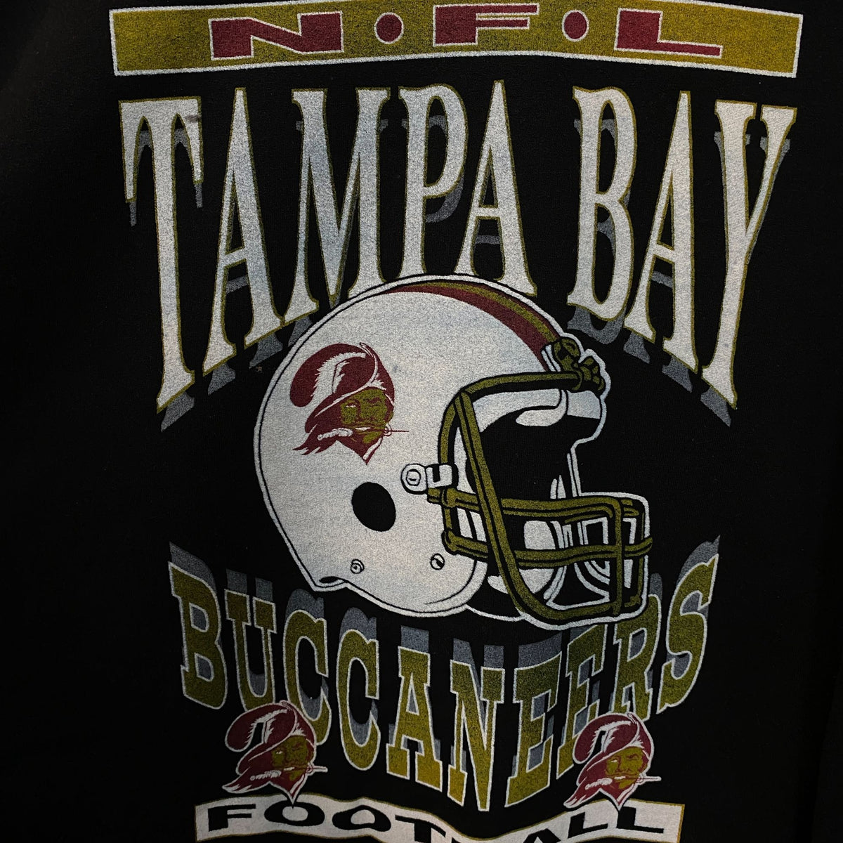 Tampa Bay Buccaneers Junk Food Helmet Crew Fleece size XL