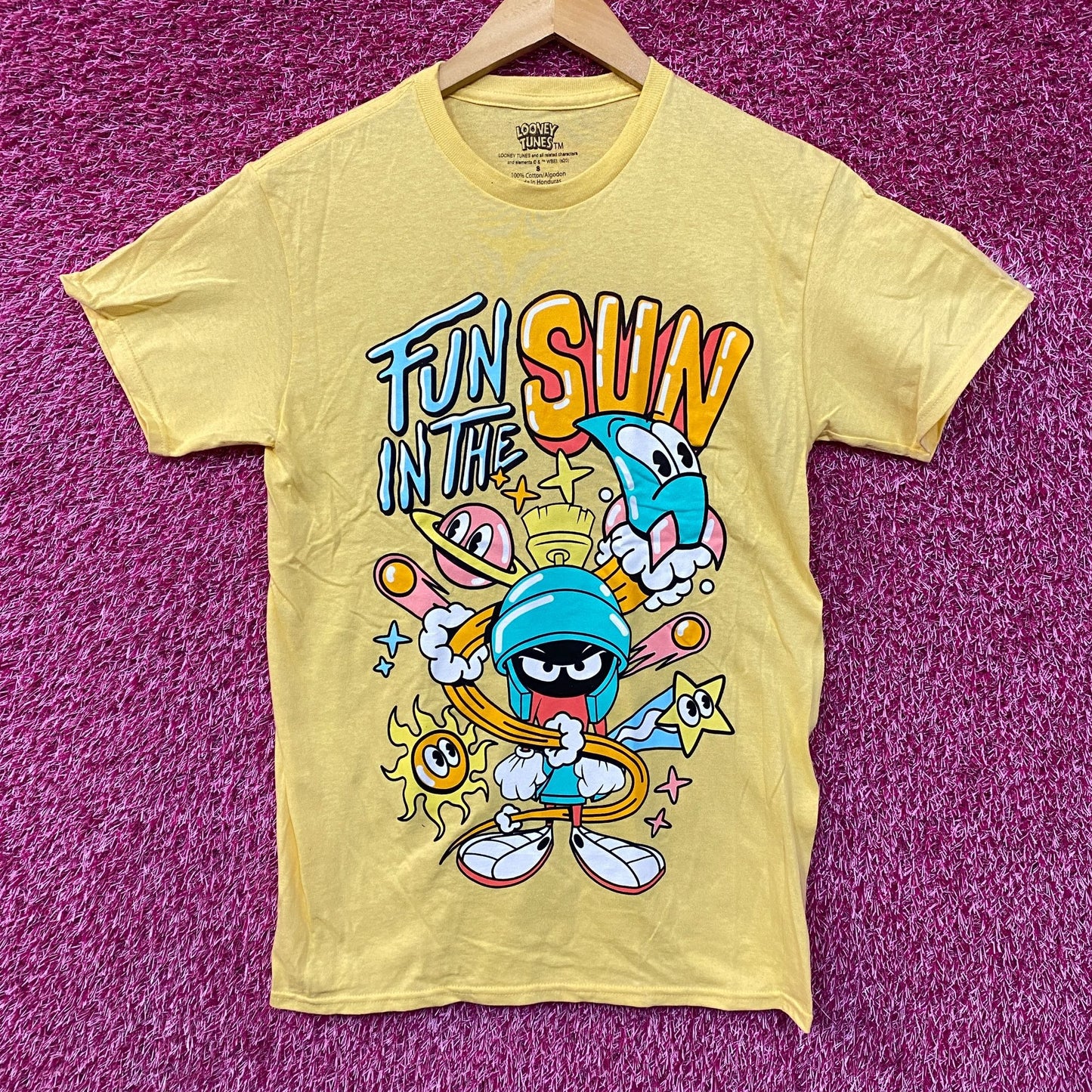 Marvin the Martian Fun in the Sun Looney Tunes T-Shirt Small