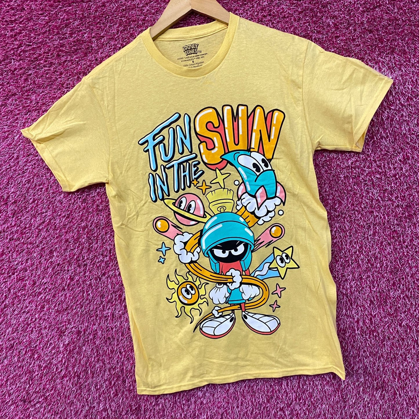 Marvin the Martian Fun in the Sun Looney Tunes T-Shirt Small