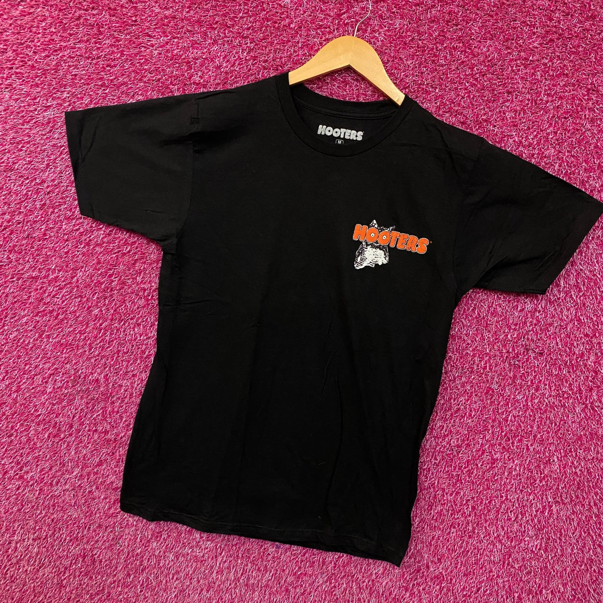 Hooters Racing Delightfully Tacky Since '83 Graphic T-Shirt Medium