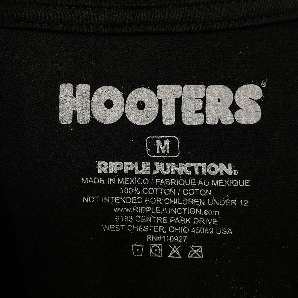 Hooters Racing Delightfully Tacky Since '83 Graphic T-Shirt Medium