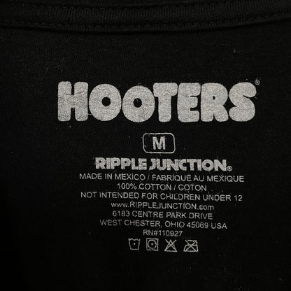 Hooters Racing Delightfully Tacky Since '83 Graphic T-Shirt Medium