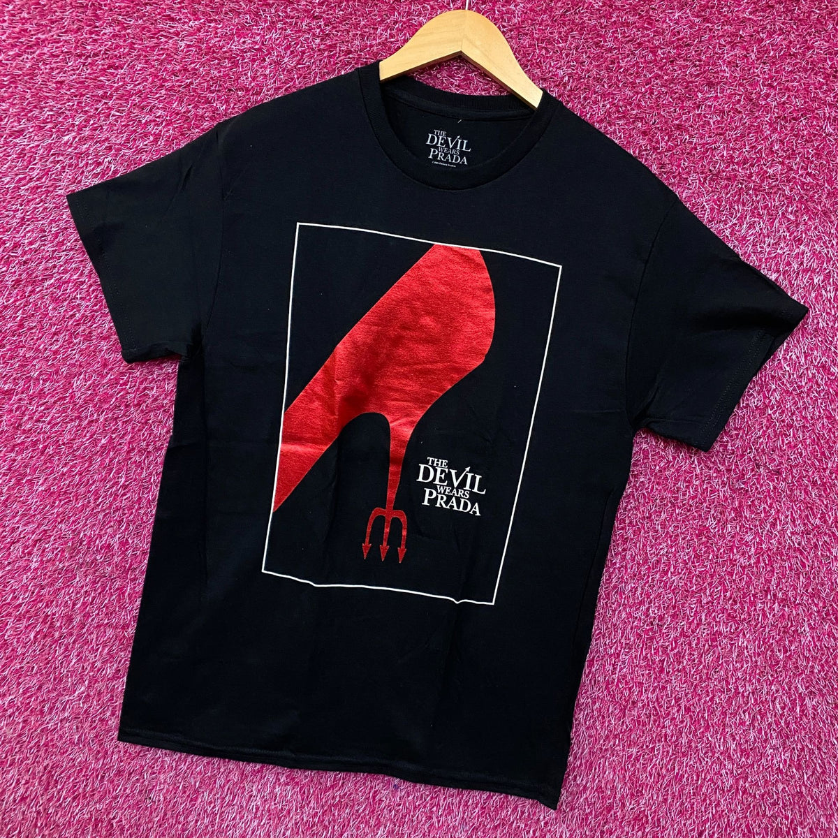 The Devil Wears Prada Red Foil Fashion Theater Poster Tee Medium