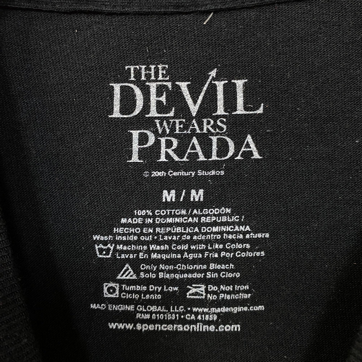 The Devil Wears Prada Red Foil Fashion Theater Poster Tee Medium