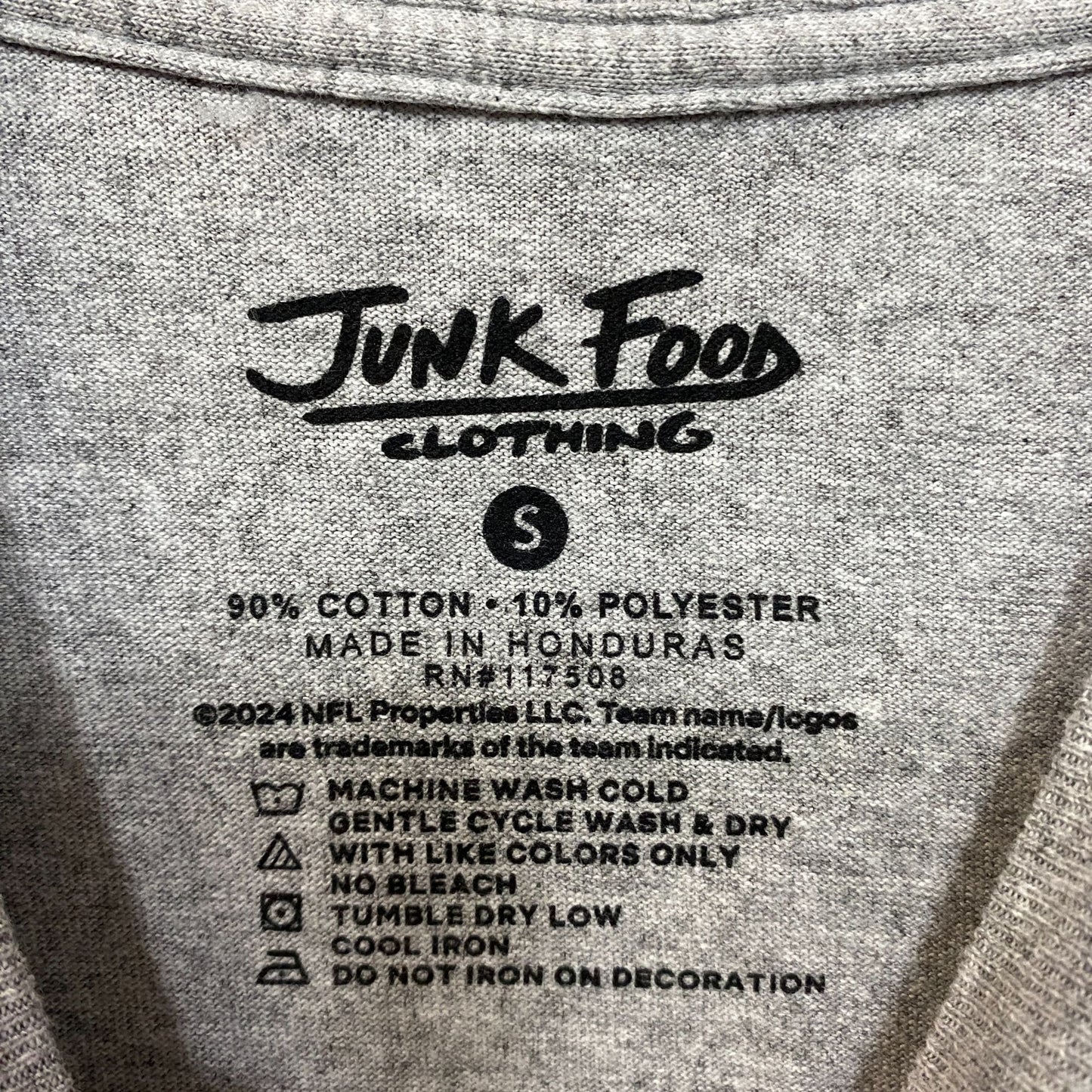 Junk Food Clothing NFL Detroit Lions Complete T-Shirt Small