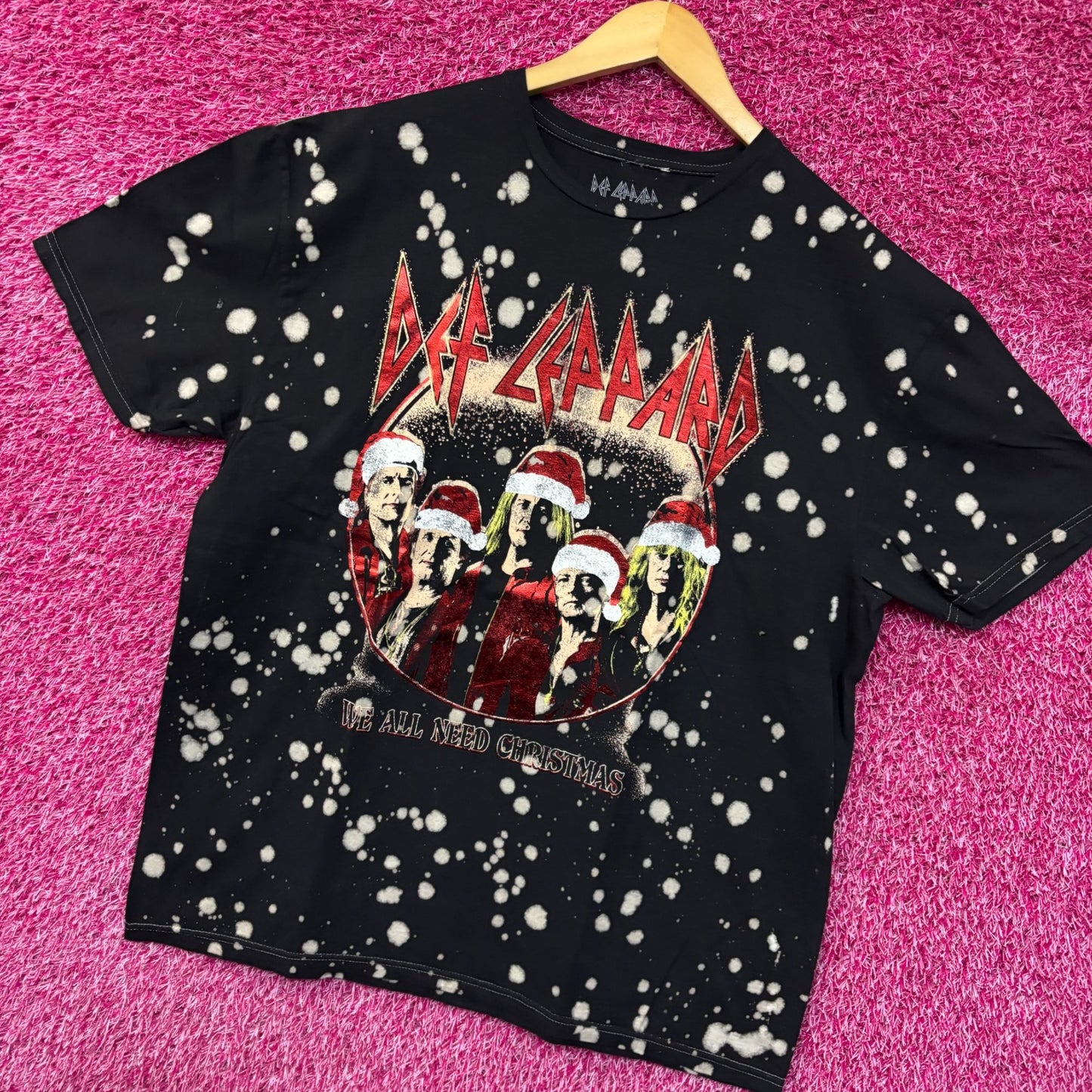 Def Leppard we all need Christmas bleach dye rock Tshirt size large